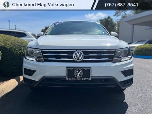Used 2021 Volkswagen Tiguan SE w/ Panoramic Sunroof Package AWD/4WD image 13