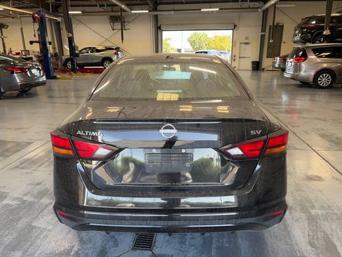 Used 2023 Nissan Altima 2.5 SV FWD image 5
