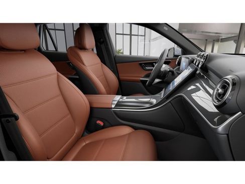 Used 2026 Mercedes-Benz GLC 300 4MATIC image 4