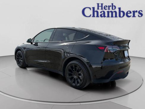 Used 2022 Tesla Model Y Long Range image 3