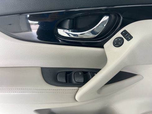 Used 2019 Nissan Rogue Sport SV FWD image 21