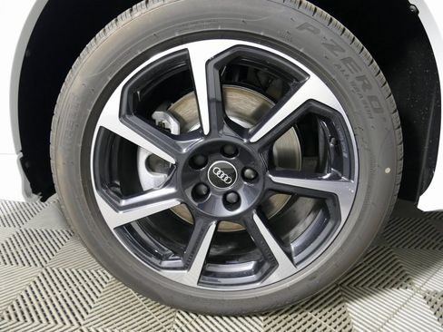 New 2025 Audi Q3 2.0T Premium Plus image 9