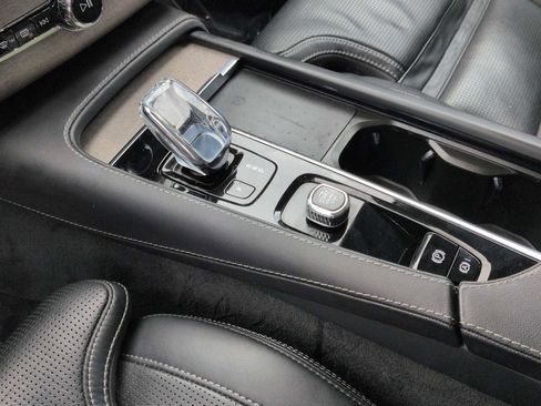 Used 2022 Volvo XC90 T8 Inscription image 33