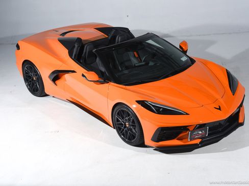 Used 2024 Chevrolet Corvette Stingray Convertible w/ 1LT RWD image 9