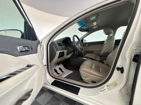 Used 2010 Ford Fusion SEL FWD image 2