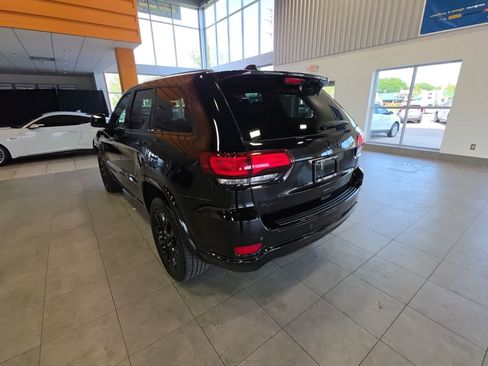 Used 2018 Jeep Grand Cherokee Altitude AWD/4WD image 13