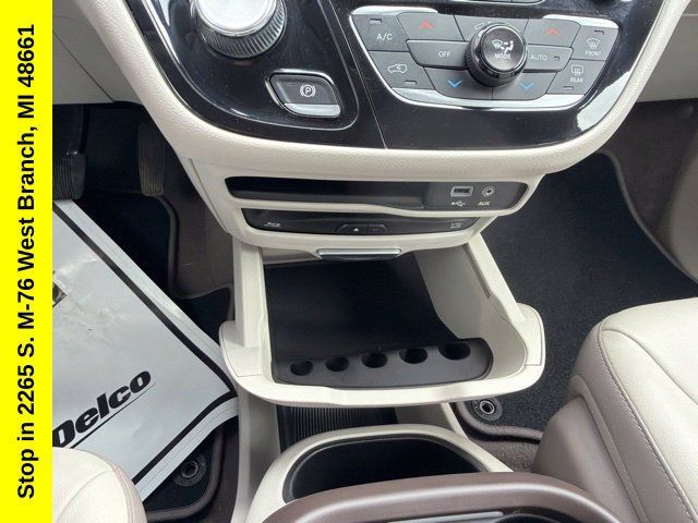 Used 2017 Chrysler Pacifica Touring-L Plus FWD image 52