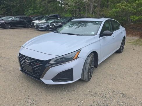 Certified 2023 Nissan Altima 2.5 SR w/ SR Premium Package AWD/4WD image 2