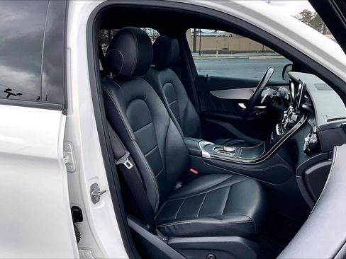 Certified 2019 Mercedes-Benz GLC 300 image 8