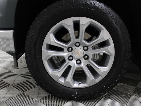 Used 2025 Chevrolet Silverado 1500 LTZ AWD/4WD image 51