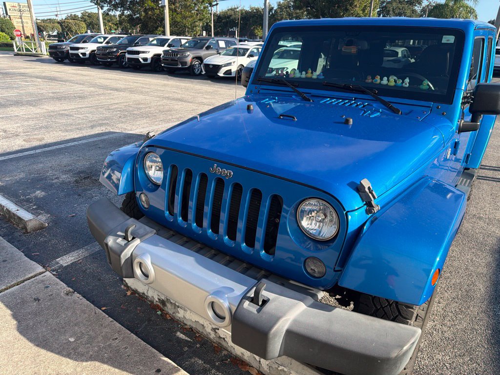 Used 2015 Jeep Wrangler Unlimited Sahara w/ Max Tow Package AWD/4WD image 2