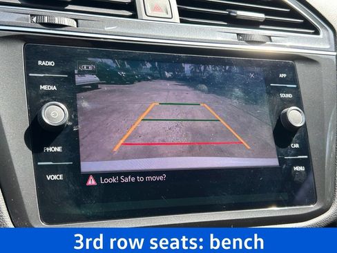 Certified 2023 Volkswagen Tiguan SE R-Line FWD image 33