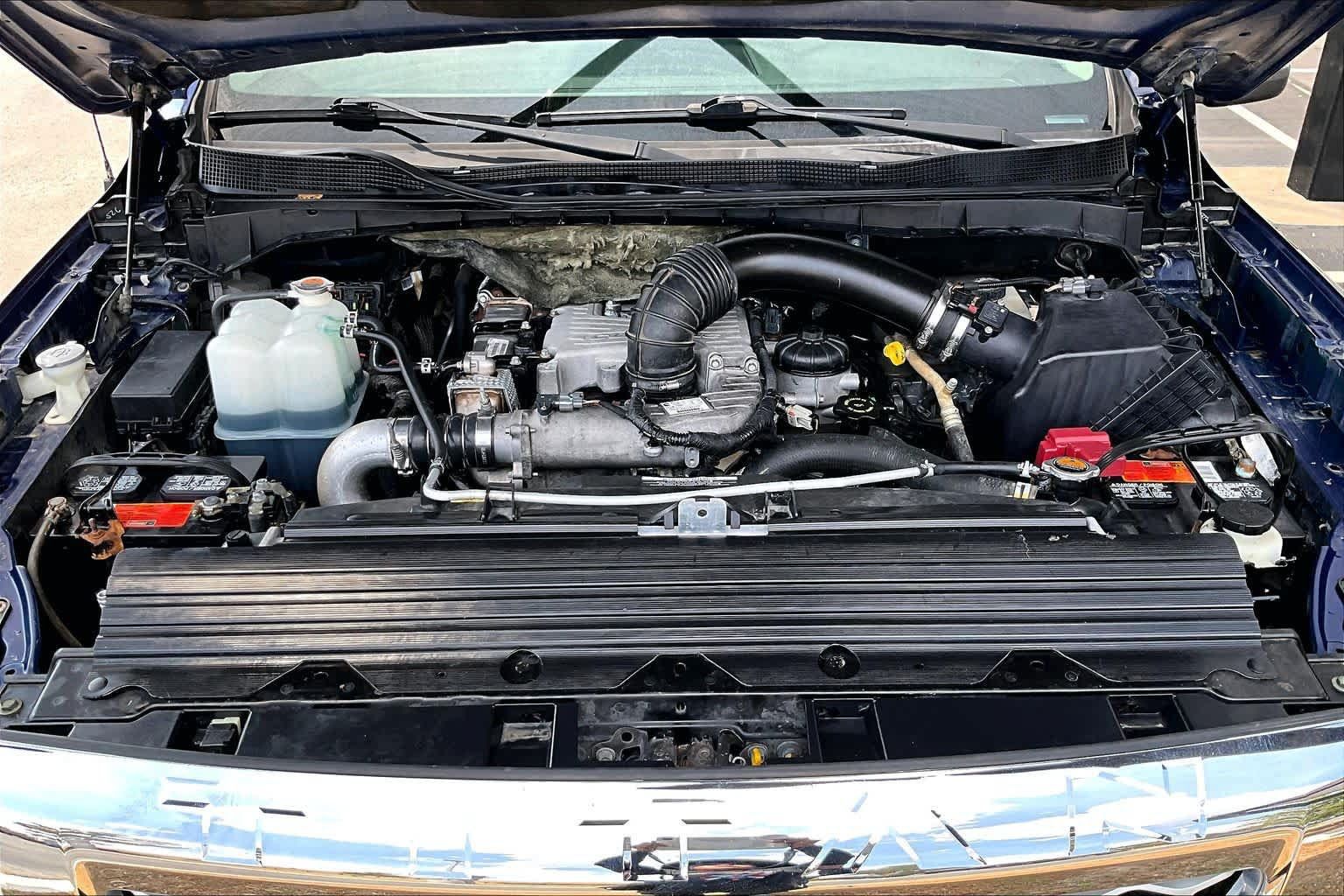 Used 2017 Nissan Titan SL AWD/4WD image 32