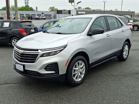 Used 2022 Chevrolet Equinox LS AWD/4WD image 6