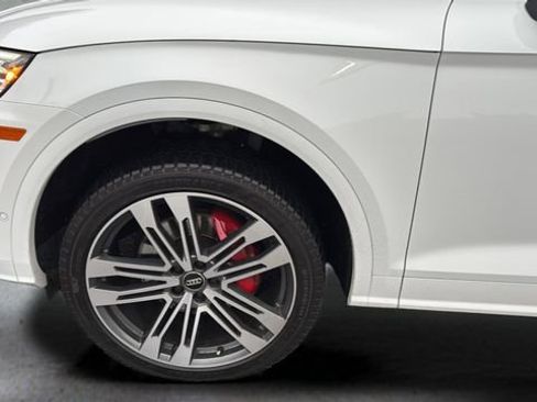 Used 2020 Audi SQ5 Prestige w/ Prestige Package image 34