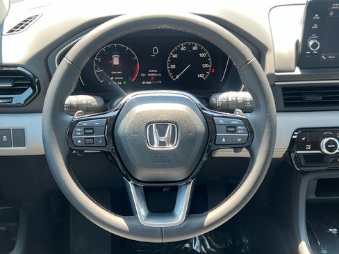 New 2025 Honda Pilot EX-L image 17