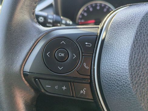 Used 2022 Toyota RAV4 XLE Premium image 12