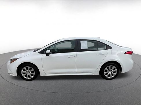 Used 2025 Toyota Corolla LE image 9