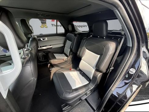 Certified 2023 Ford Explorer XLT w/ Equipment Group 202A AWD/4WD image 23