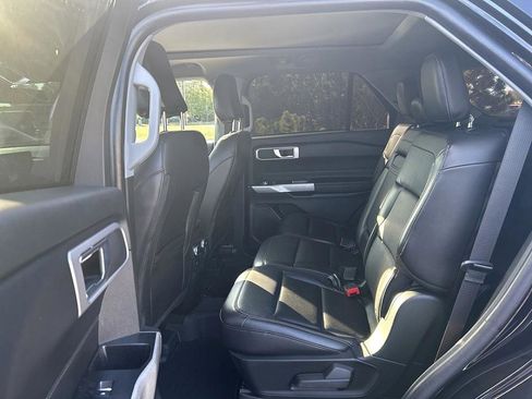 Used 2022 Ford Explorer XLT w/ Equipment Group 202A image 22