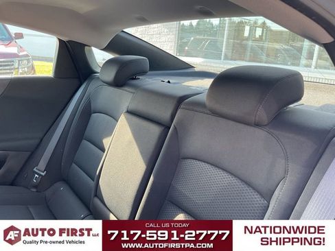 Used 2019 Chevrolet Malibu LT w/ Driver Confidence Package II FWD image 9