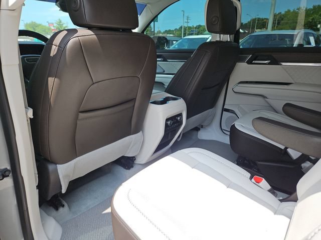 Used 2025 GMC Acadia Denali FWD image 14