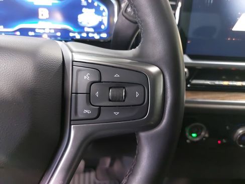 Used 2023 Chevrolet Silverado 1500 LT AWD/4WD image 17