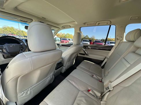 Used 2019 Lexus GX 460 image 18