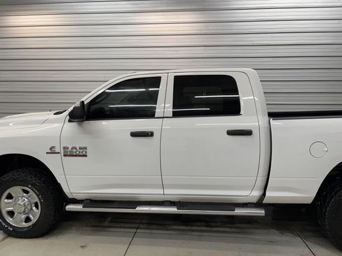 Used 2018 RAM 2500 Tradesman w/ Chrome Appearance Group image 9