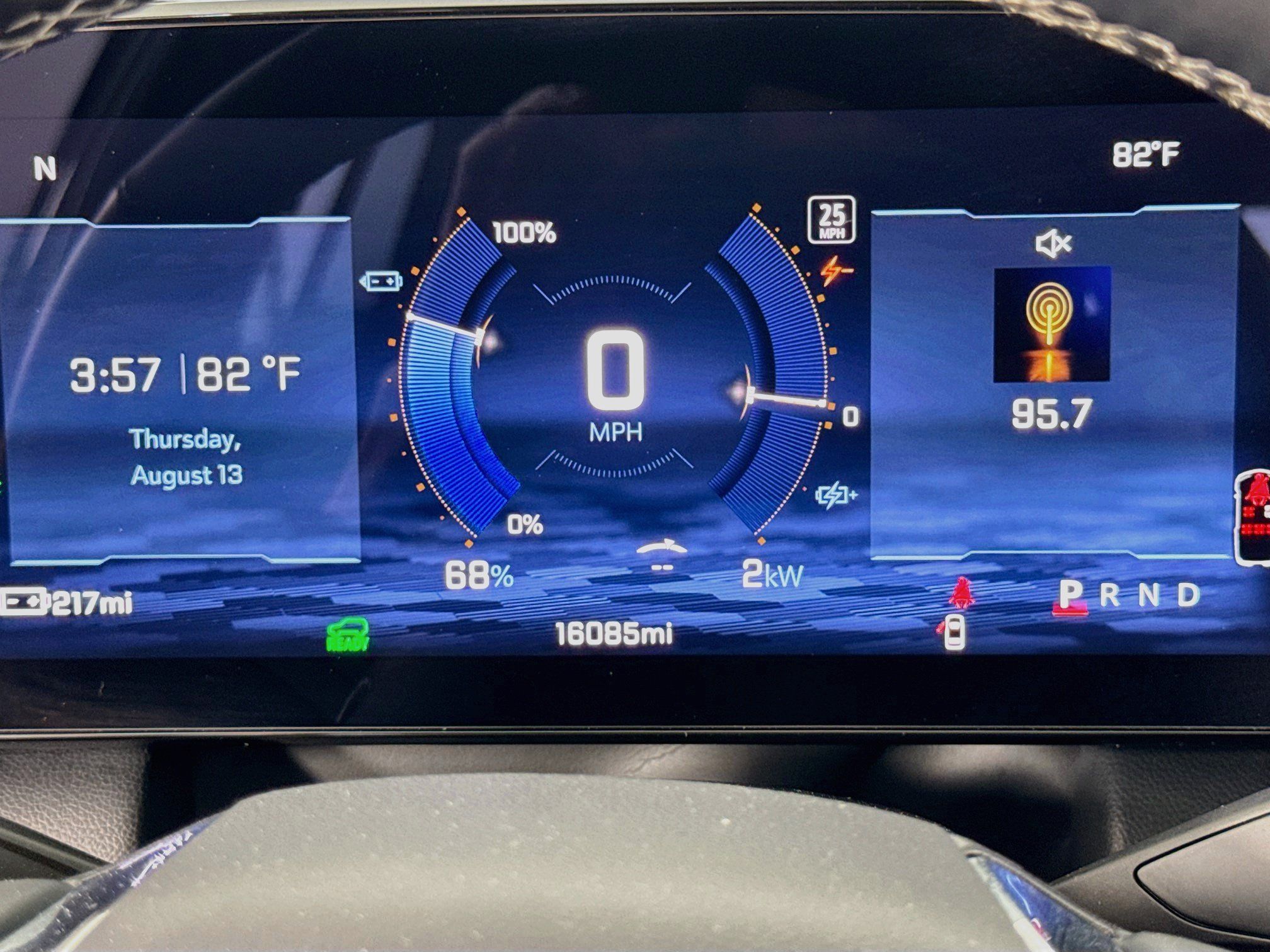 Used 2025 Chevrolet Equinox EV LT w/ Convenience Package II FWD image 14