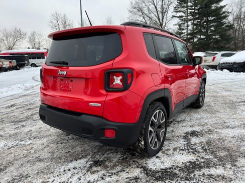 Used 2016 Jeep Renegade Latitude image 5