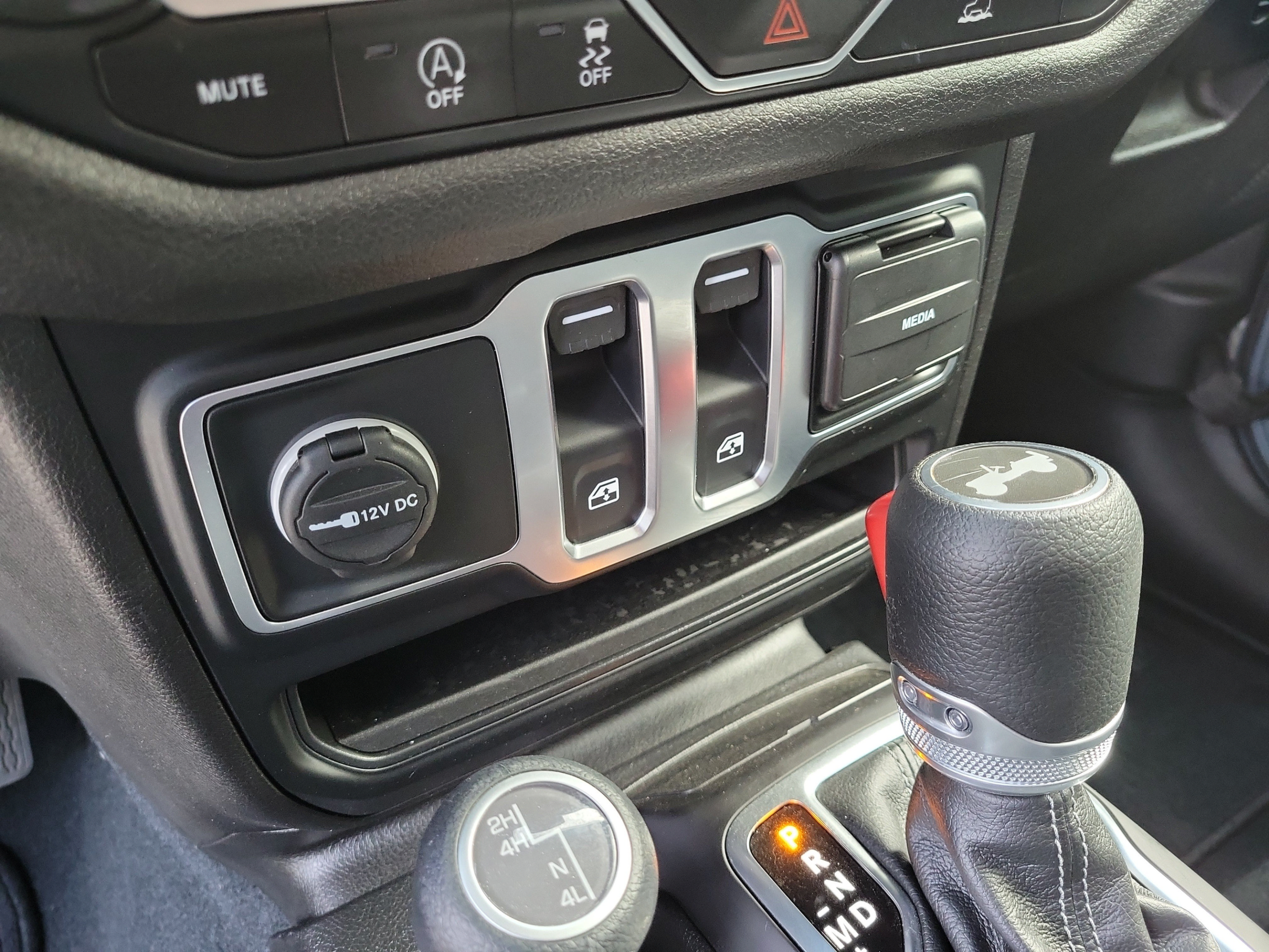 Certified 2024 Jeep Wrangler Sport AWD/4WD image 19