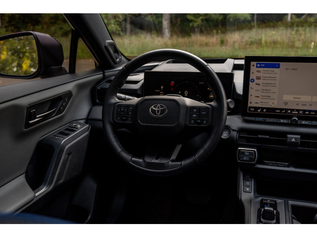Used 2026 Toyota RAV4 XSE w/ Panoramic Sun Roof Package AWD/4WD image 21