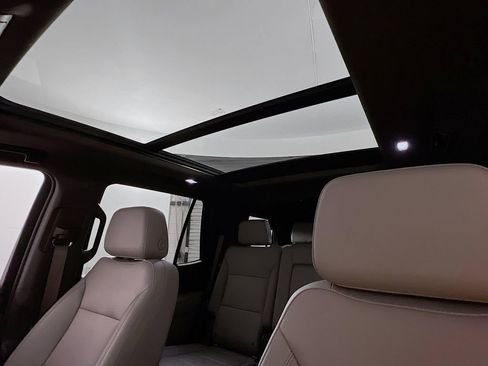 Used 2022 Chevrolet Tahoe Z71 w/ Off-Road Capability Package image 14