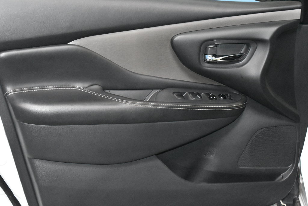 Used 2023 Nissan Murano SV AWD/4WD image 4