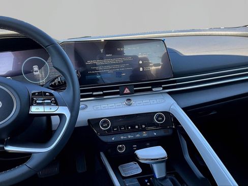 New 2026 Hyundai Elantra Limited FWD image 11