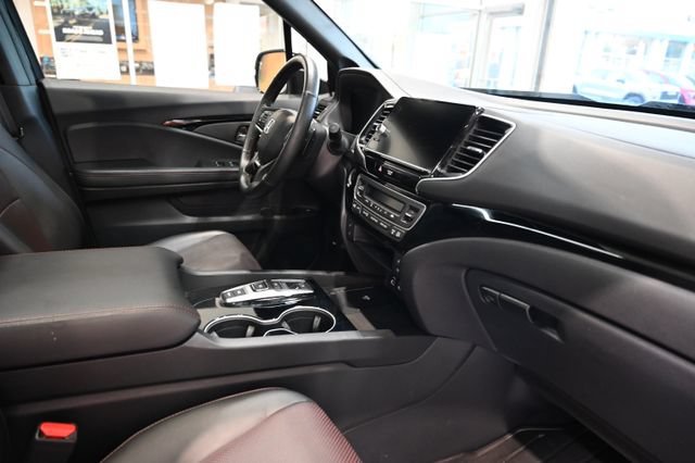 Used 2024 Honda Ridgeline Black Edition image 15
