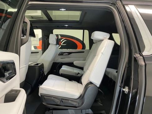 New 2025 Chevrolet Suburban Premier AWD/4WD image 18