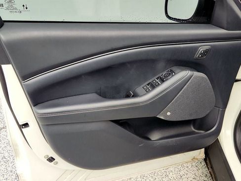 Used 2021 Ford Mustang Mach-E Premium image 11