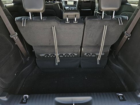 New 2026 Chrysler Pacifica Limited image 9