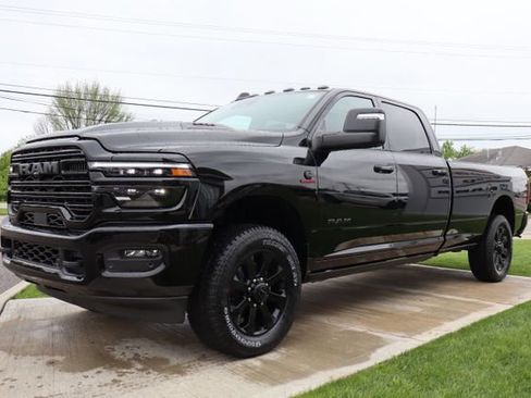 New 2026 RAM 3500 Laramie AWD/4WD image 11