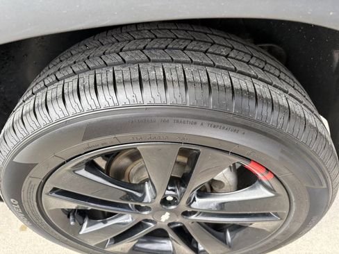 Used 2021 Chevrolet Trax LT w/ Redline Edition image 9