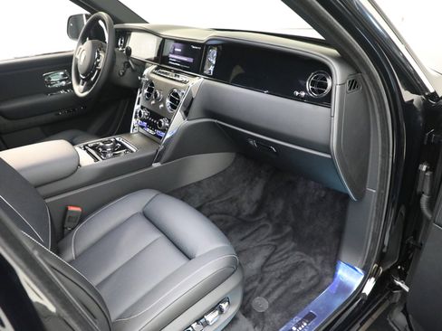 New 2026 Rolls-Royce Cullinan image 19