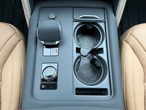 New 2026 Land Rover Discovery Limited Edition AWD/4WD image 21