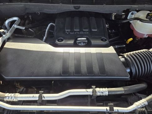 Used 2024 Chevrolet Silverado 1500 LT RWD image 27