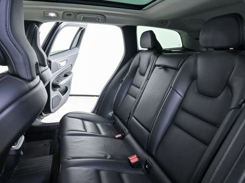 Certified 2024 Volvo V60 B5 Cross Country Ultimate image 23