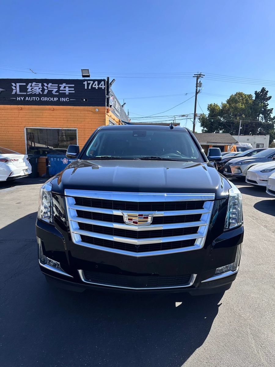 Used 2020 Cadillac Escalade ESV Premium Luxury AWD/4WD image 2
