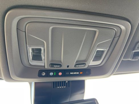 Used 2024 Chevrolet Silverado 2500 Custom w/ Custom Value Package image 24