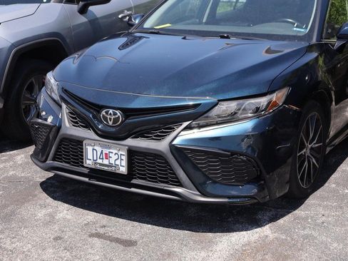 Used 2021 Toyota Camry SE FWD image 5
