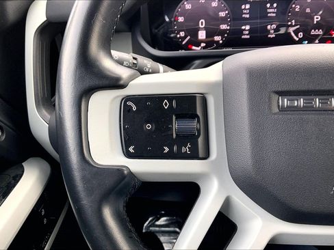 Used 2023 Land Rover Defender 110 SE image 22